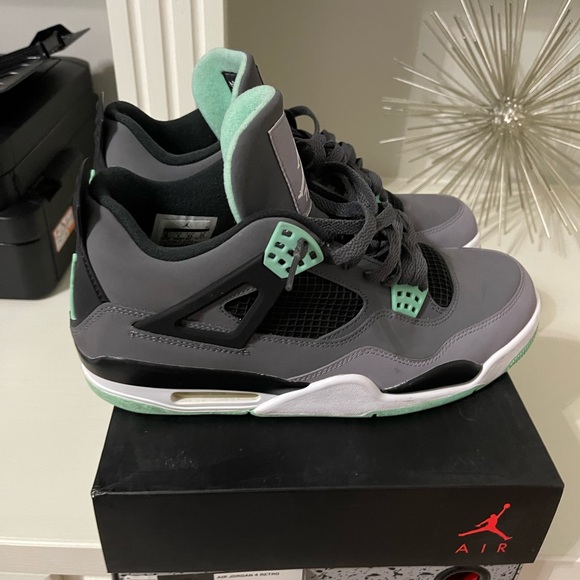 Air Jordan 4 Retro Green Glow - Picture 2 of 4